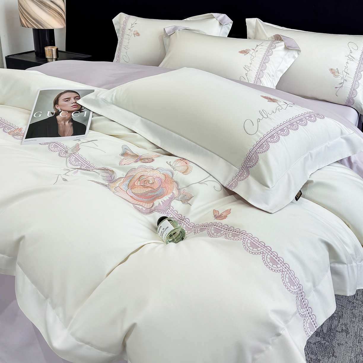 欣宜家纺 2026新款100支贡缎长绒棉纯棉无纸刺绣软绣花四件套高端礼盒-蝶曼影 蝶曼影-白拼紫