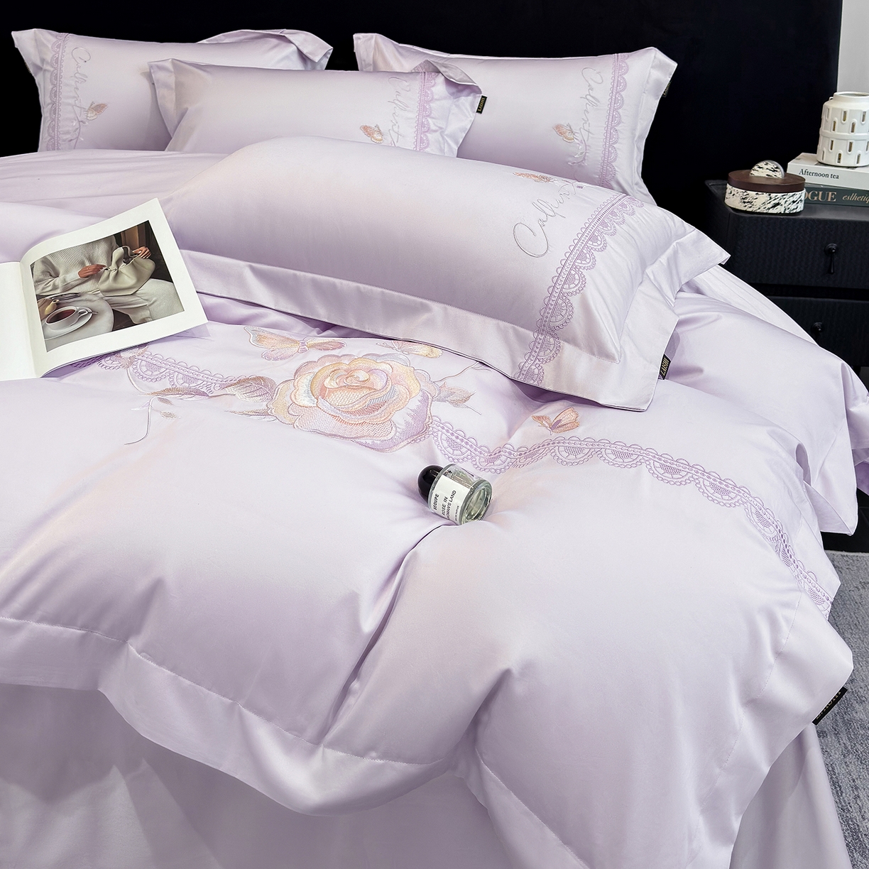 91家纺网 家纺一手货源 找家纺 欣宜家纺 2026新款100支贡缎长绒棉纯棉无纸刺绣软绣花四件套高端礼盒-蝶曼影 蝶曼影-梦幻紫