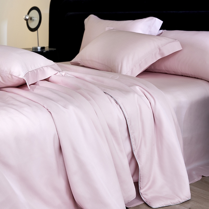 91家纺网 家纺一手货源 找家纺 慕梵家居 2026春夏新款100%莱赛尔天丝夏被空调被夏凉被四件套 珍珠腮红