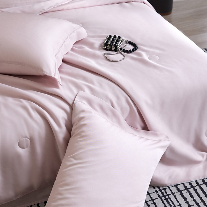 91家纺网 家纺一手货源 找家纺 慕梵家居 2026春夏新款100%莱赛尔天丝夏被空调被夏凉被四件套 珍珠腮红