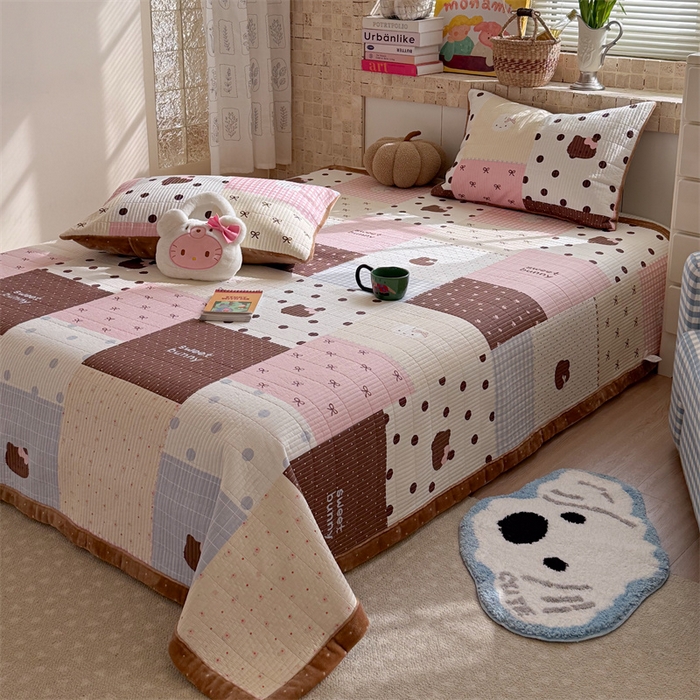 91家纺网 家纺一手货源 找家纺 暖生活 2026新款a版全棉水洗棉b版230g牛奶绒印花床盖单品床盖单件三件套 粉咖拼图