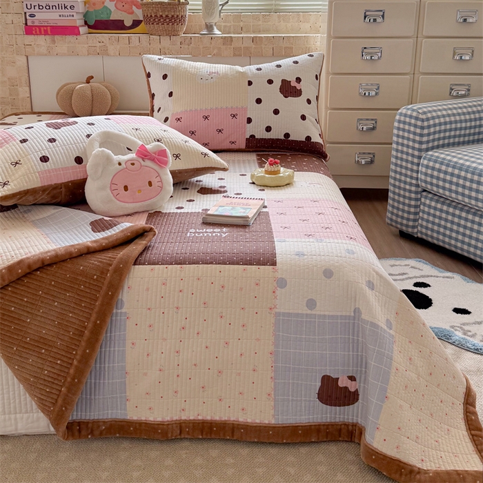 91家纺网 家纺一手货源 找家纺 暖生活 2026新款a版全棉水洗棉b版230g牛奶绒印花床盖单品床盖单件三件套 粉咖拼图