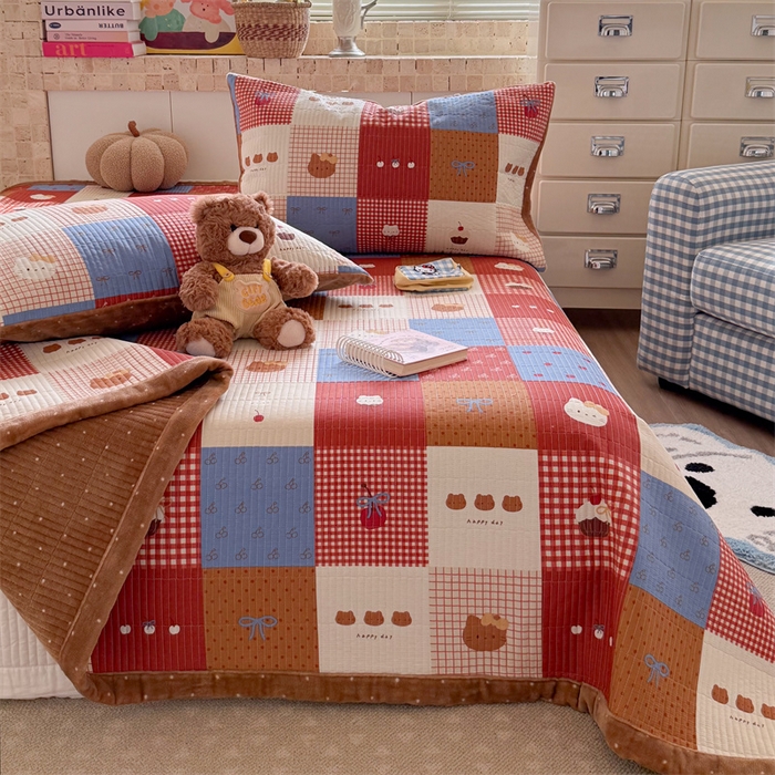 91家纺网 家纺一手货源 找家纺 暖生活 2026新款a版全棉水洗棉b版230g牛奶绒印花床盖单品床盖单件三件套 红猫拼图