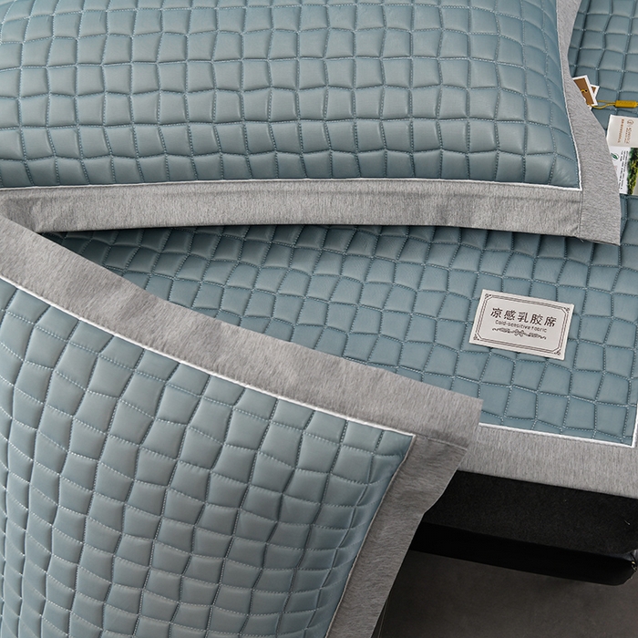91家纺网 家纺一手货源 找家纺 小牛席业 2026新款经典款-小冰块加厚乳胶席凉席藤席冰藤席竹席空调席草席冰丝席豆豆席乳胶席三件套 经典款-小冰块乳胶席系列（加厚款）-宝石蓝