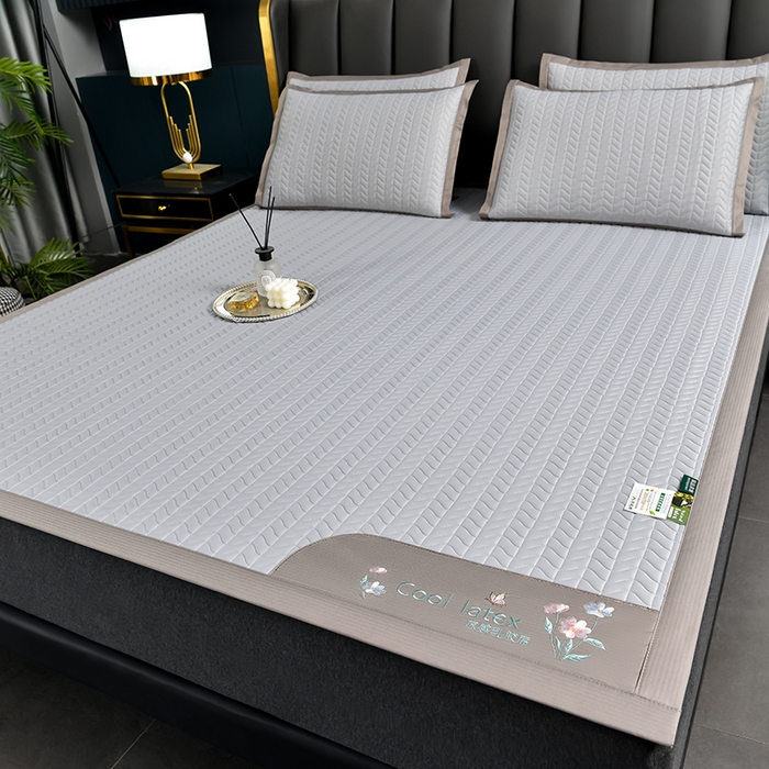 91家纺网 家纺一手货源 找家纺 小牛席业 2026新款凉感乳胶席系列-凉席藤席冰藤席竹席空调席草席冰丝席豆豆席乳胶席三件套 凉感乳胶席（浅灰）