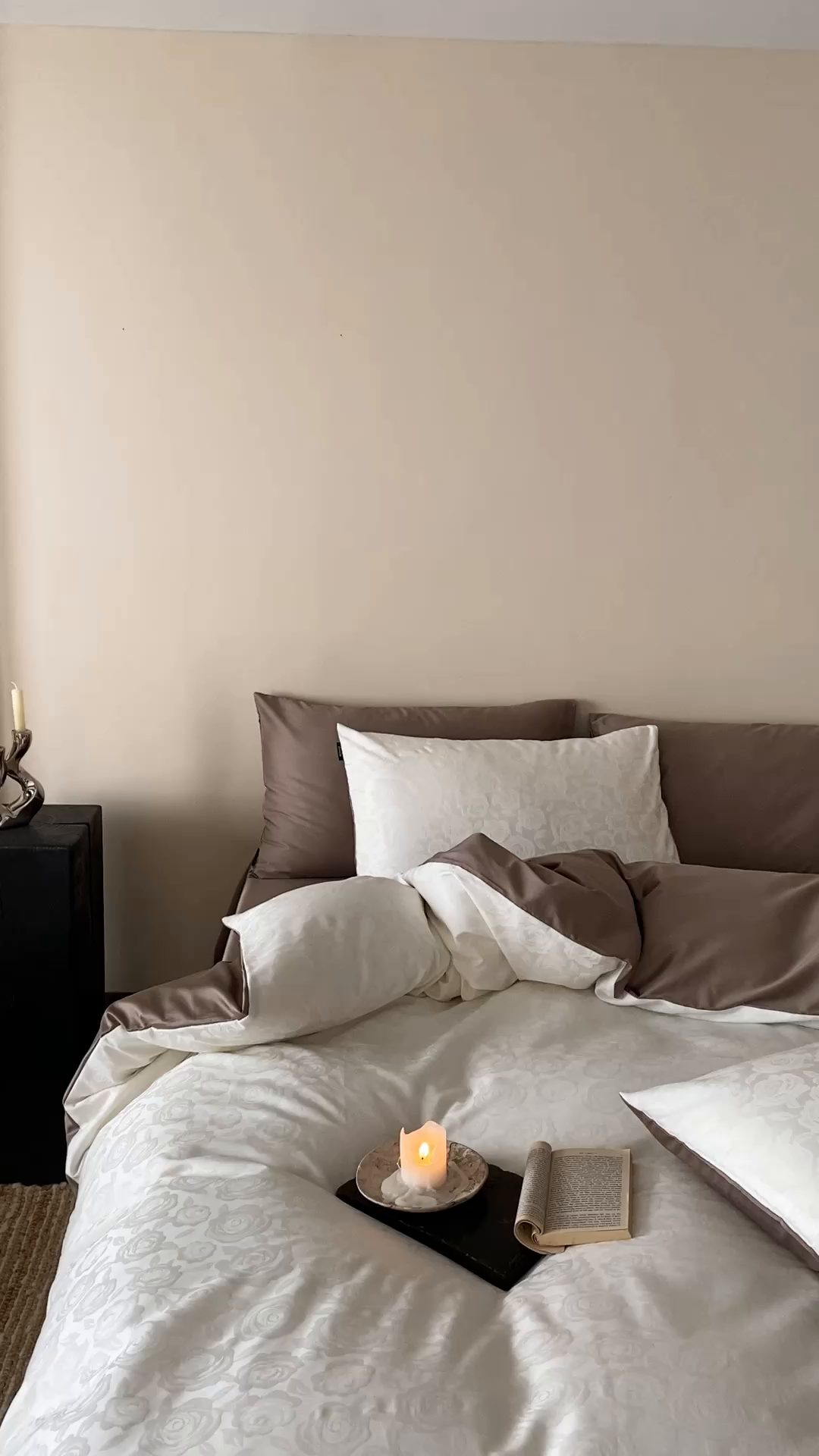 91家纺网 家纺一手货源 找家纺 玉宇阁家居 2026新款50支双股全棉纯棉贡缎大提花四件套 步步生花