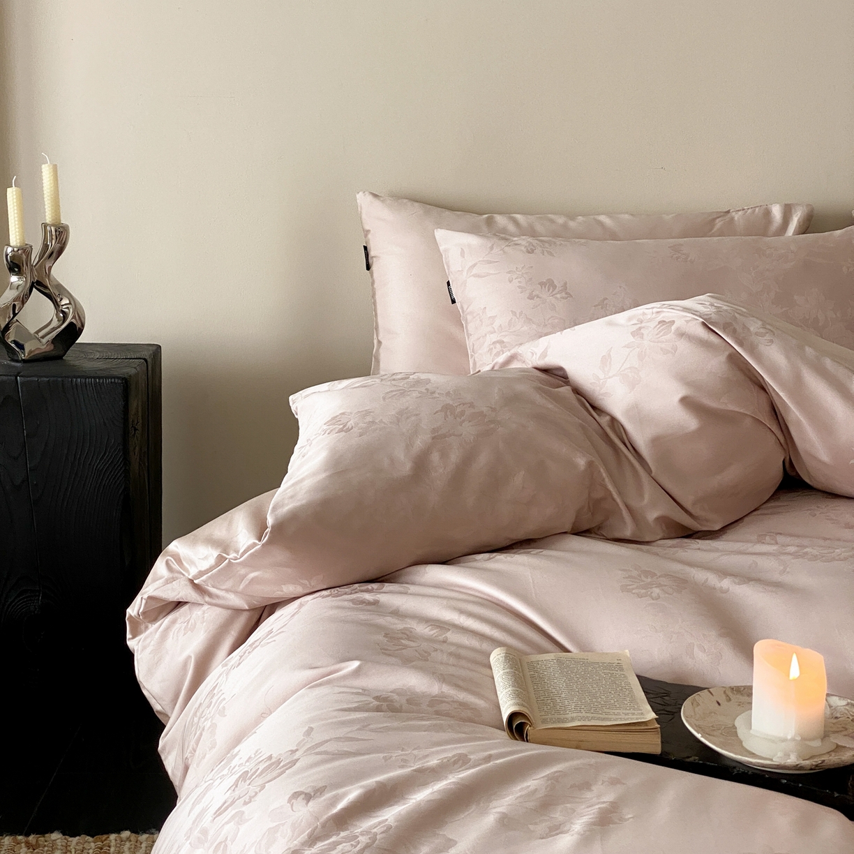 91家纺网 家纺一手货源 找家纺 玉宇阁家居 2026新款50支双股全棉纯棉贡缎大提花四件套 海瑟薇