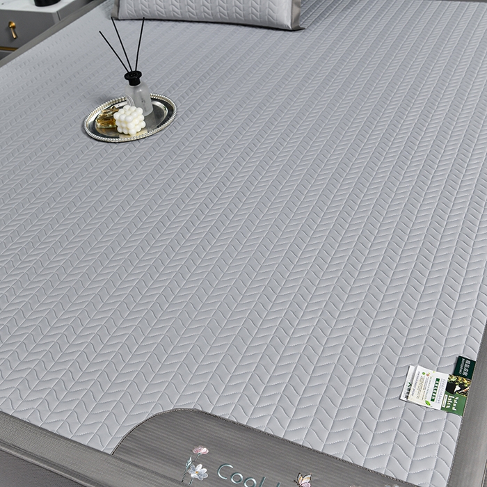 91家纺网 家纺一手货源 找家纺 小牛席业 2026新款凉感乳胶席系列（床笠款）凉席藤席冰藤席竹席空调席草席冰丝席豆豆席乳胶席三件套 凉感乳胶席-浅灰（床笠款）