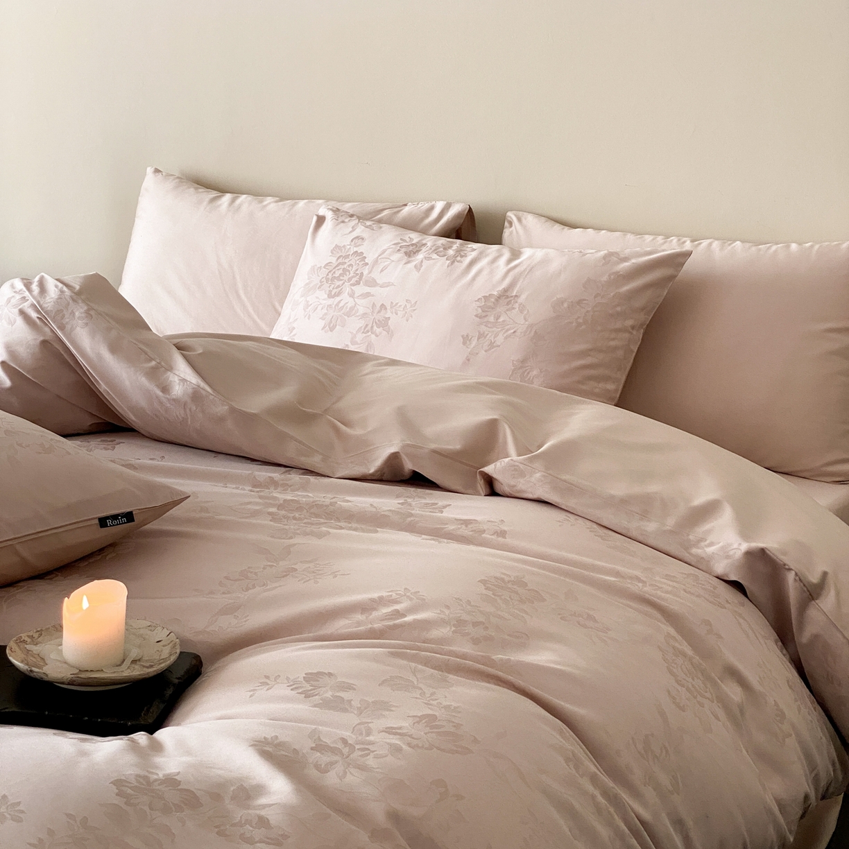 91家纺网 家纺一手货源 找家纺 玉宇阁家居 2026新款50支双股全棉纯棉贡缎大提花四件套 海瑟薇