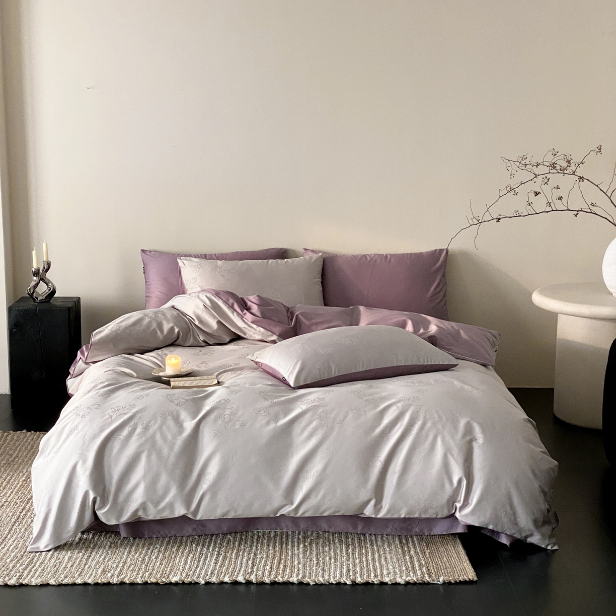 91家纺网 家纺一手货源 找家纺 玉宇阁家居 2026新款50支双股全棉纯棉贡缎大提花四件套 花期-雾紫