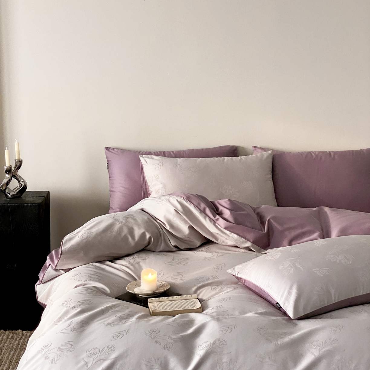 91家纺网 家纺一手货源 找家纺 玉宇阁家居 2026新款50支双股全棉纯棉贡缎大提花四件套 花期-雾紫