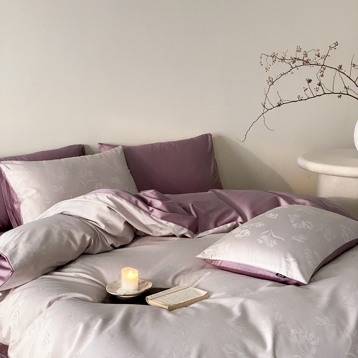 91家纺网 家纺一手货源 找家纺 玉宇阁家居 2026新款50支双股全棉纯棉贡缎大提花四件套 花期-雾紫