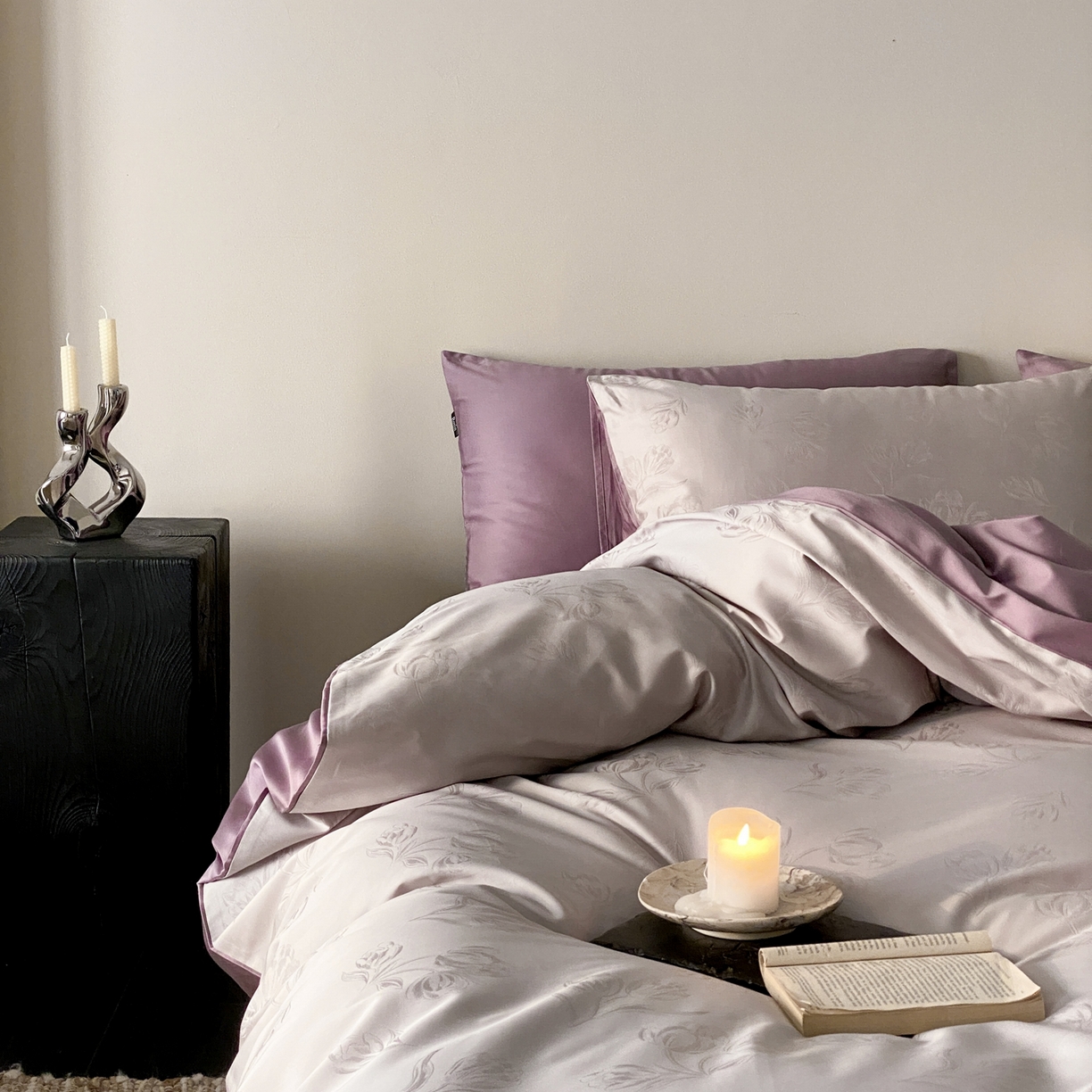 91家纺网 家纺一手货源 找家纺 玉宇阁家居 2026新款50支双股全棉纯棉贡缎大提花四件套 花期-雾紫