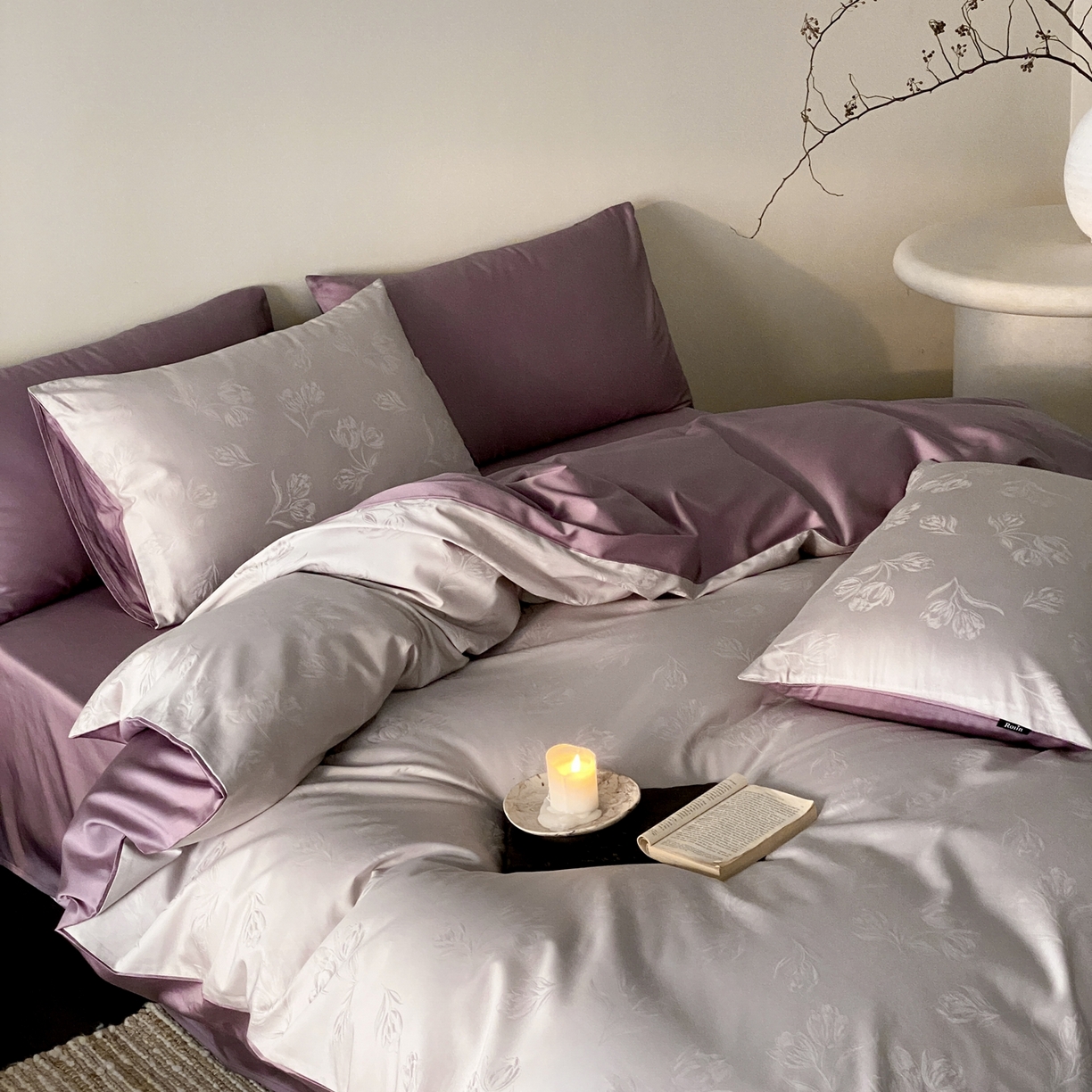 91家纺网 家纺一手货源 找家纺 玉宇阁家居 2026新款50支双股全棉纯棉贡缎大提花四件套 花期-雾紫