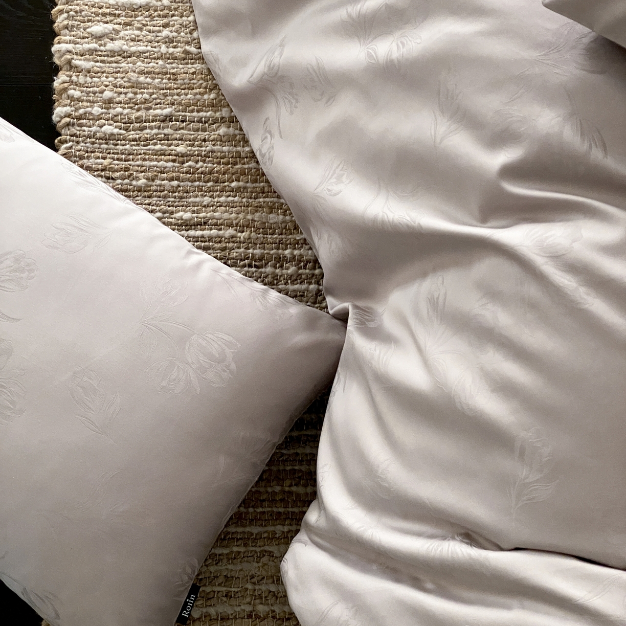 91家纺网 家纺一手货源 找家纺 玉宇阁家居 2026新款50支双股全棉纯棉贡缎大提花四件套 花期-雾紫