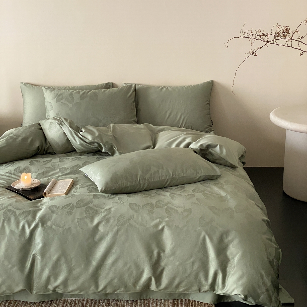 91家纺网 家纺一手货源 找家纺 玉宇阁家居 2026新款50支双股全棉纯棉贡缎大提花四件套 流影叶序