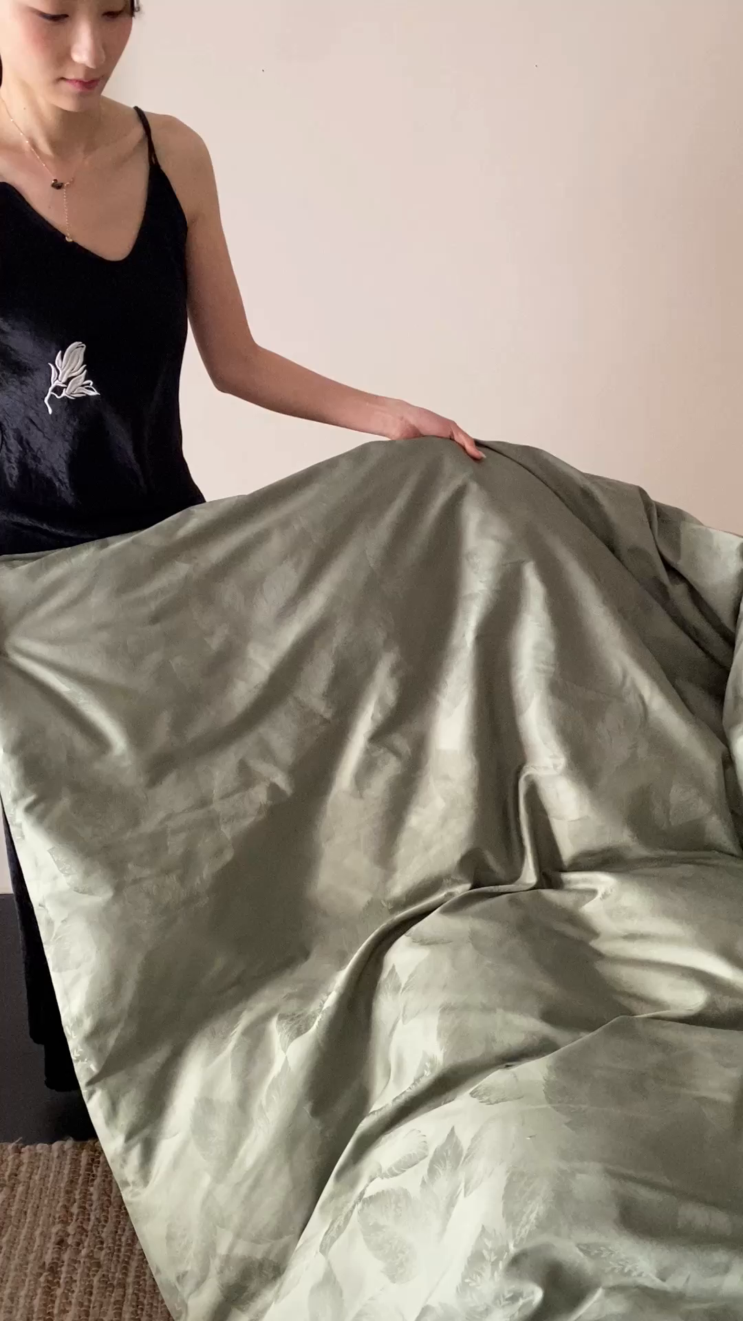 91家纺网 家纺一手货源 找家纺 玉宇阁家居 2026新款50支双股全棉纯棉贡缎大提花四件套 流影叶序