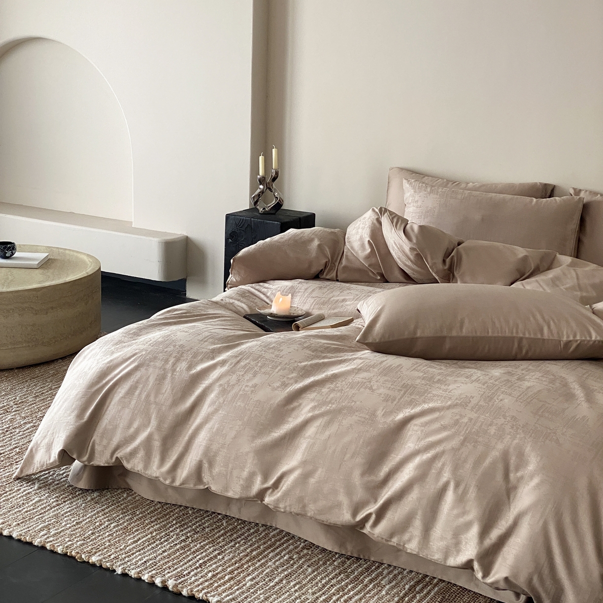 91家纺网 家纺一手货源 找家纺 玉宇阁家居 2026新款50支双股全棉纯棉贡缎大提花四件套 曼彻斯特-咖