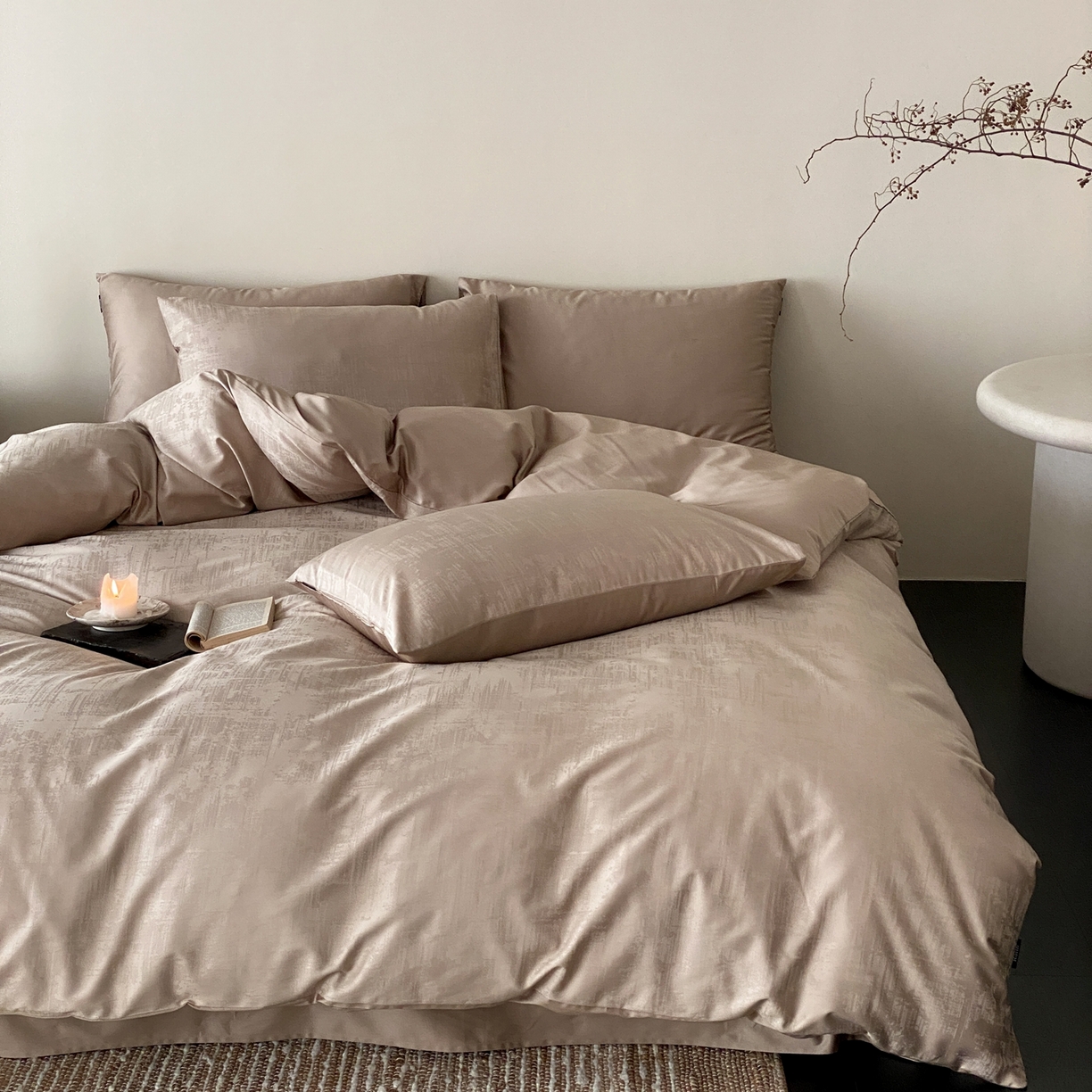 91家纺网 家纺一手货源 找家纺 玉宇阁家居 2026新款50支双股全棉纯棉贡缎大提花四件套 曼彻斯特-咖