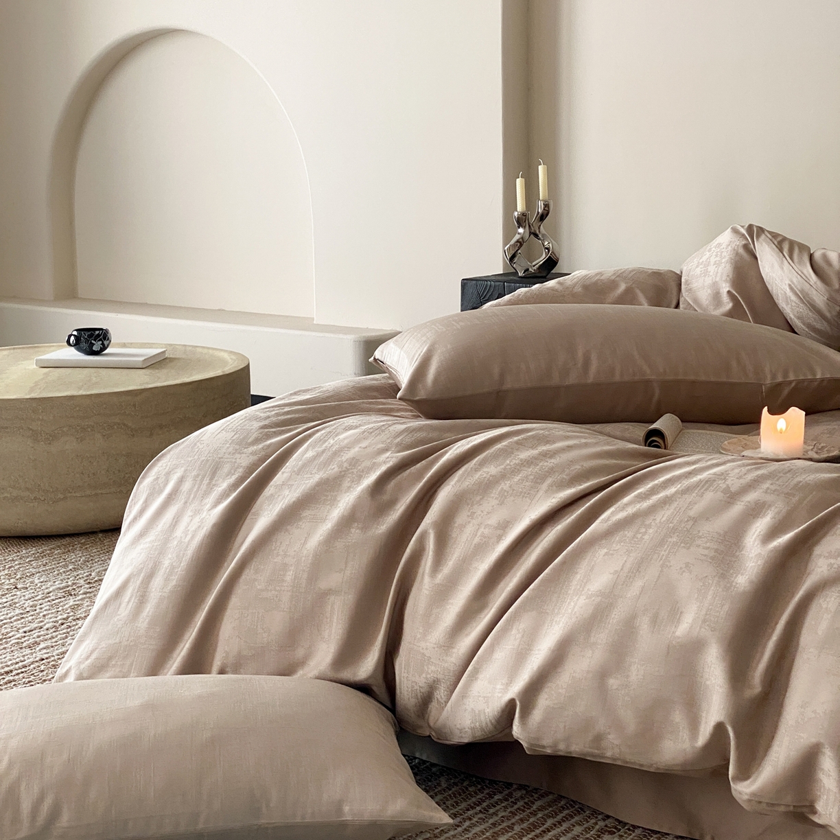 91家纺网 家纺一手货源 找家纺 玉宇阁家居 2026新款50支双股全棉纯棉贡缎大提花四件套 曼彻斯特-咖