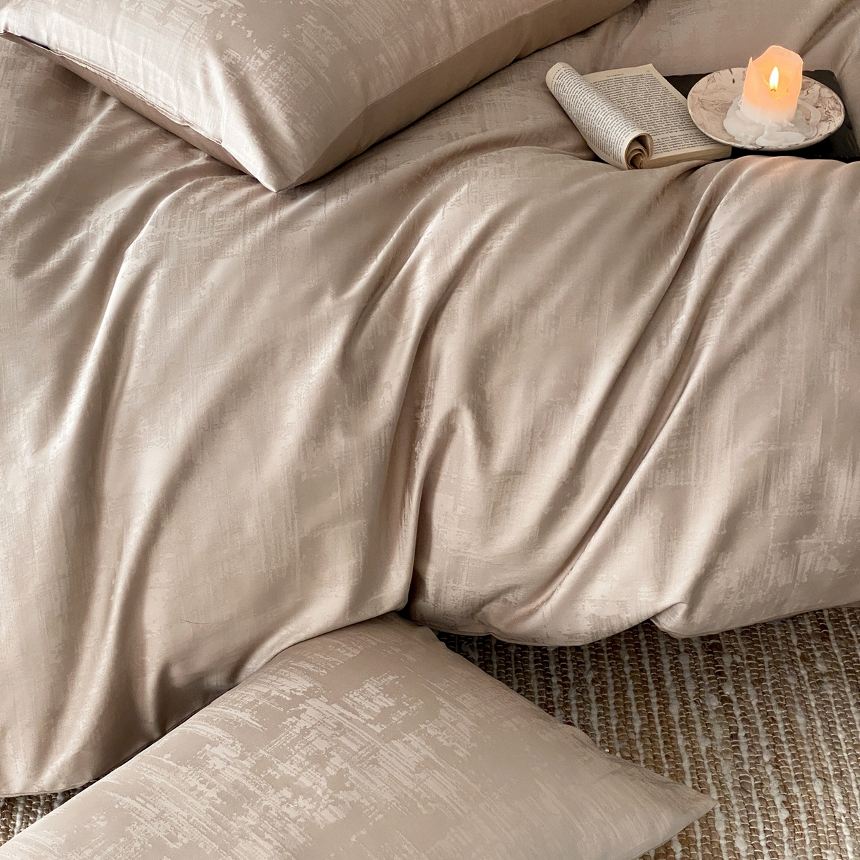 91家纺网 家纺一手货源 找家纺 玉宇阁家居 2026新款50支双股全棉纯棉贡缎大提花四件套 曼彻斯特-咖