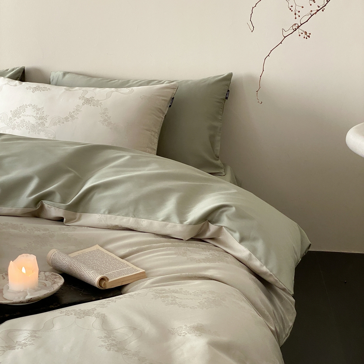 91家纺网 家纺一手货源 找家纺 玉宇阁家居 2026新款50支双股全棉纯棉贡缎大提花四件套 缈缈-岚