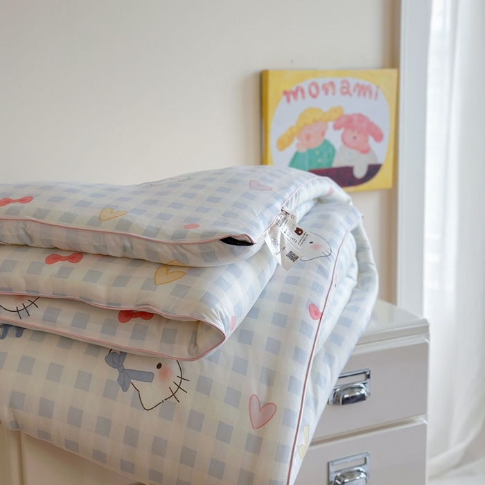 91家纺网 家纺一手货源 找家纺 暖生活 2026新款婴儿级牛奶针织棉大豆四季被冬被春秋被被子被芯蓝格凯蒂