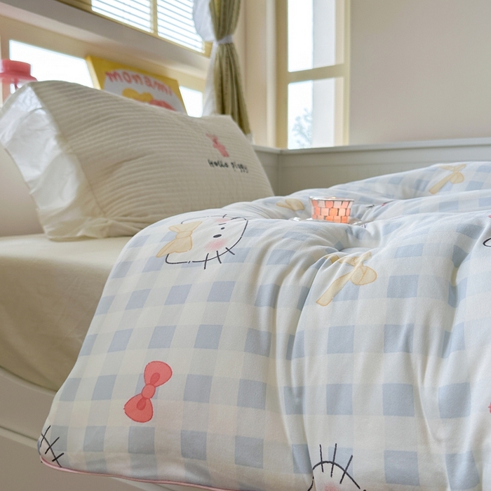 91家纺网 家纺一手货源 找家纺 暖生活 2026新款婴儿级牛奶针织棉大豆四季被冬被春秋被被子被芯蓝格凯蒂