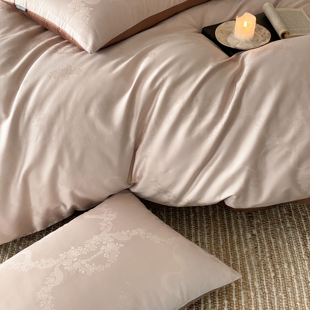 91家纺网 家纺一手货源 找家纺 玉宇阁家居 2026新款50支双股全棉纯棉贡缎大提花四件套 缈缈-梦露