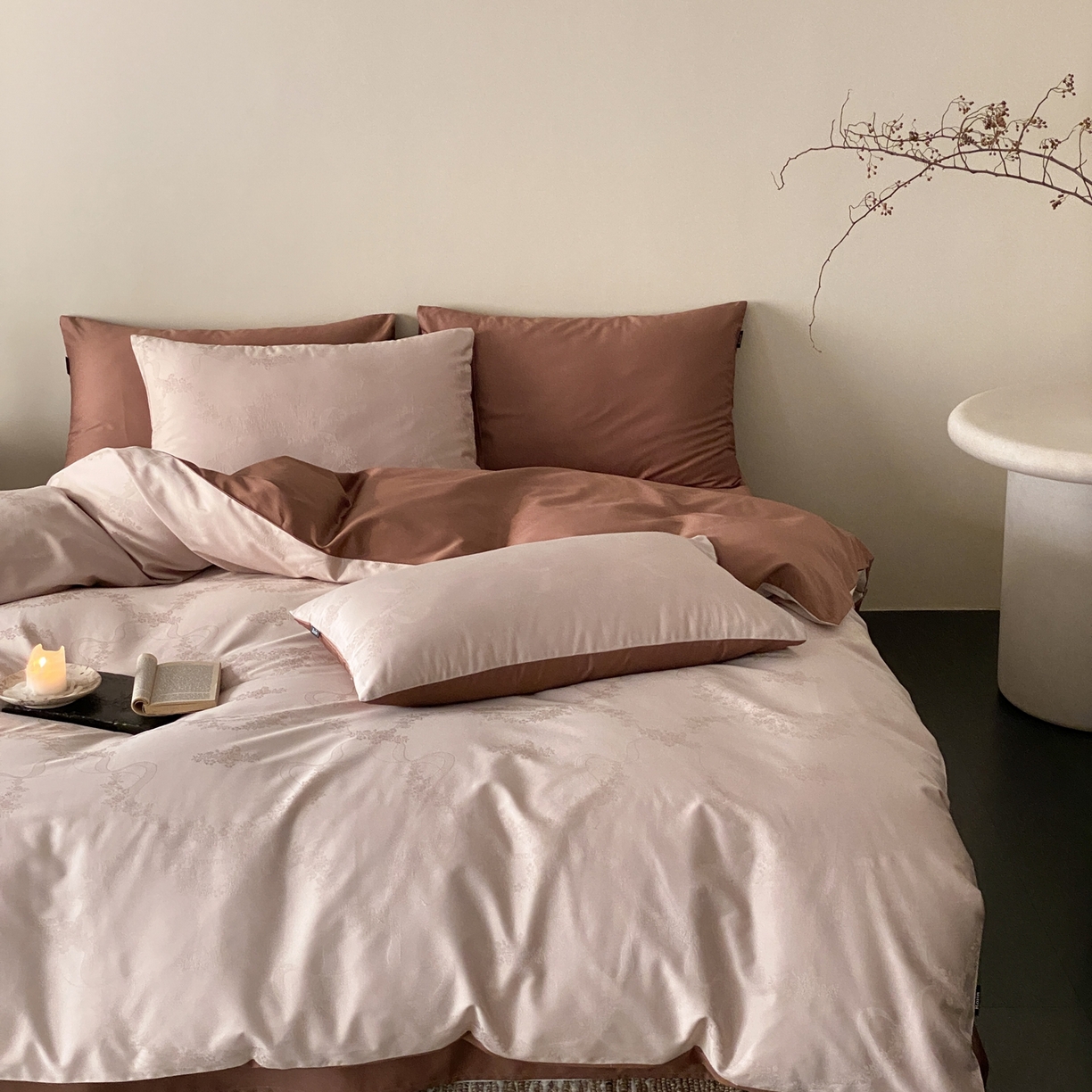 91家纺网 家纺一手货源 找家纺 玉宇阁家居 2026新款50支双股全棉纯棉贡缎大提花四件套 缈缈-梦露