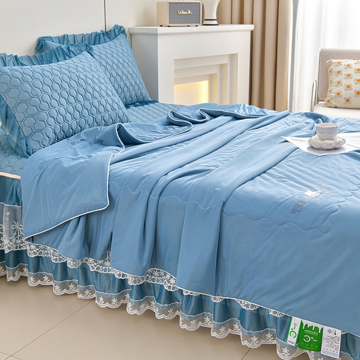 91家纺网 家纺一手货源 找家纺 畅畅家纺 2026新款凉感丝唯美床裙夏被凉席三件套夏被四件套 唯美-海天蓝