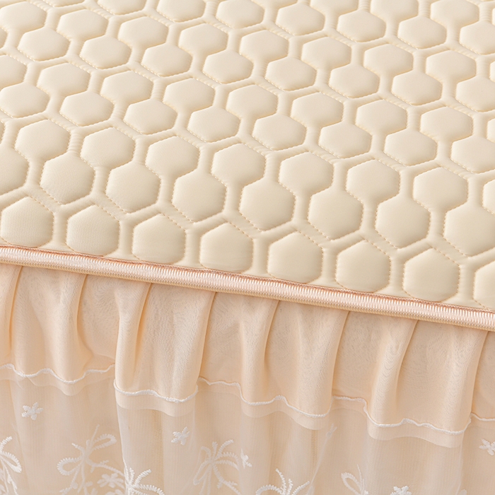 91家纺网 家纺一手货源 找家纺 畅畅家纺 2026新款凉感丝唯美床裙夏被凉席三件套夏被四件套 唯美-淡奶黄