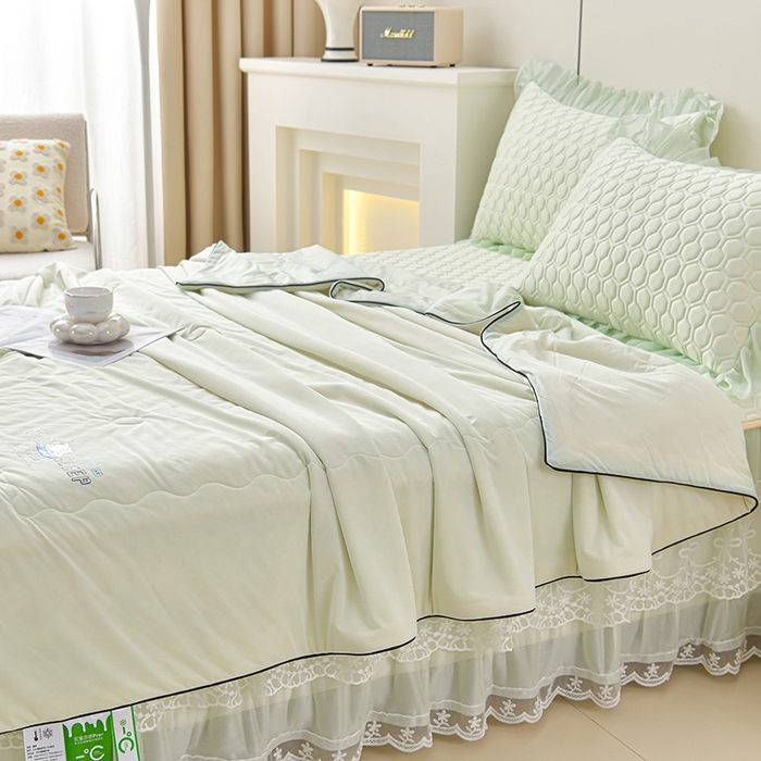 91家纺网 家纺一手货源 找家纺 畅畅家纺 2026新款凉感丝唯美床裙夏被凉席三件套夏被四件套 唯美-青柠绿