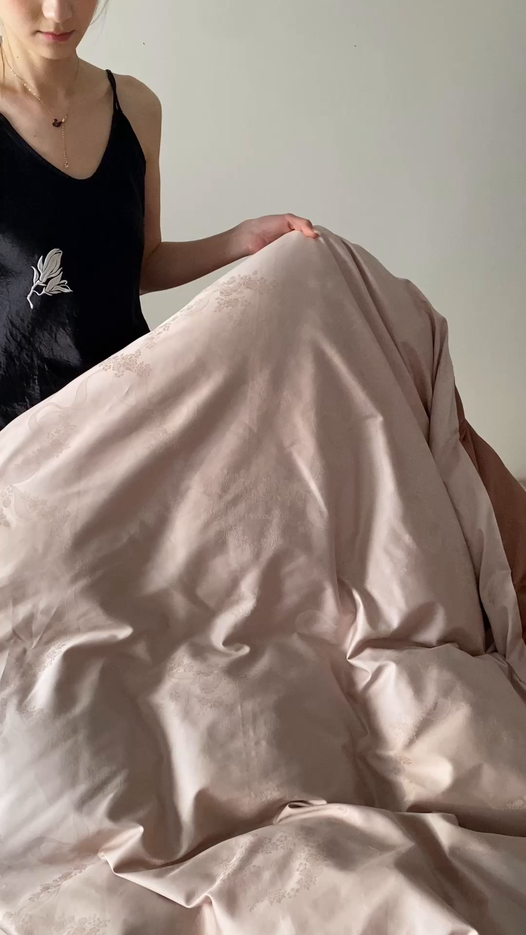 91家纺网 家纺一手货源 找家纺 玉宇阁家居 2026新款50支双股全棉纯棉贡缎大提花四件套 缈缈-梦露