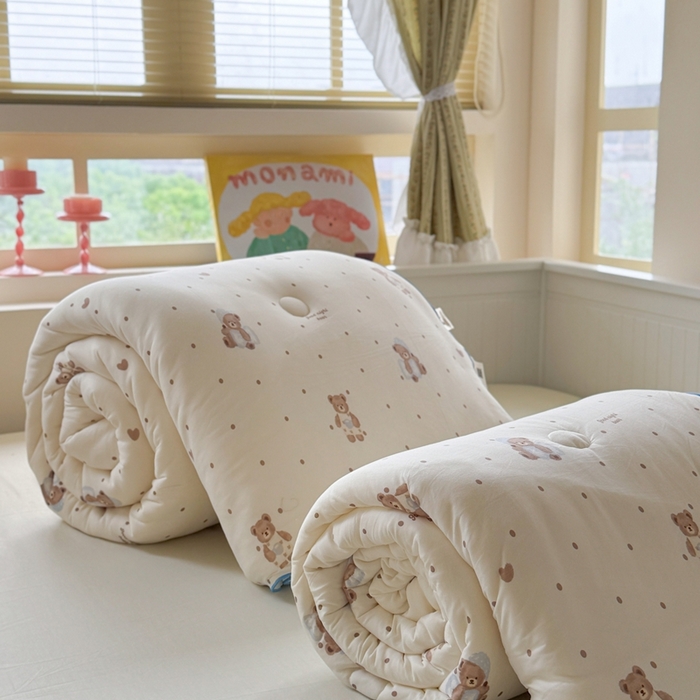 91家纺网 家纺一手货源 找家纺 暖生活 2026新款婴儿级牛奶针织棉大豆四季被冬被春秋被被子被芯晚安熊