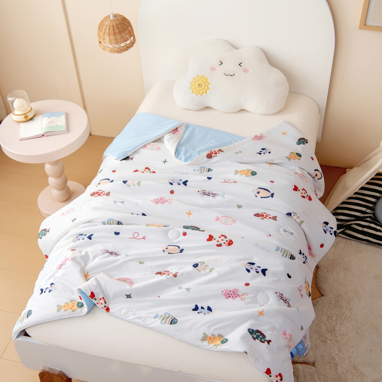 91家纺网 家纺一手货源 找家纺 御棉坊 御棉坊2026圆网A类凉感幼儿园夏凉被宝宝午睡薄被子儿童空调被夏被 游游小鱼