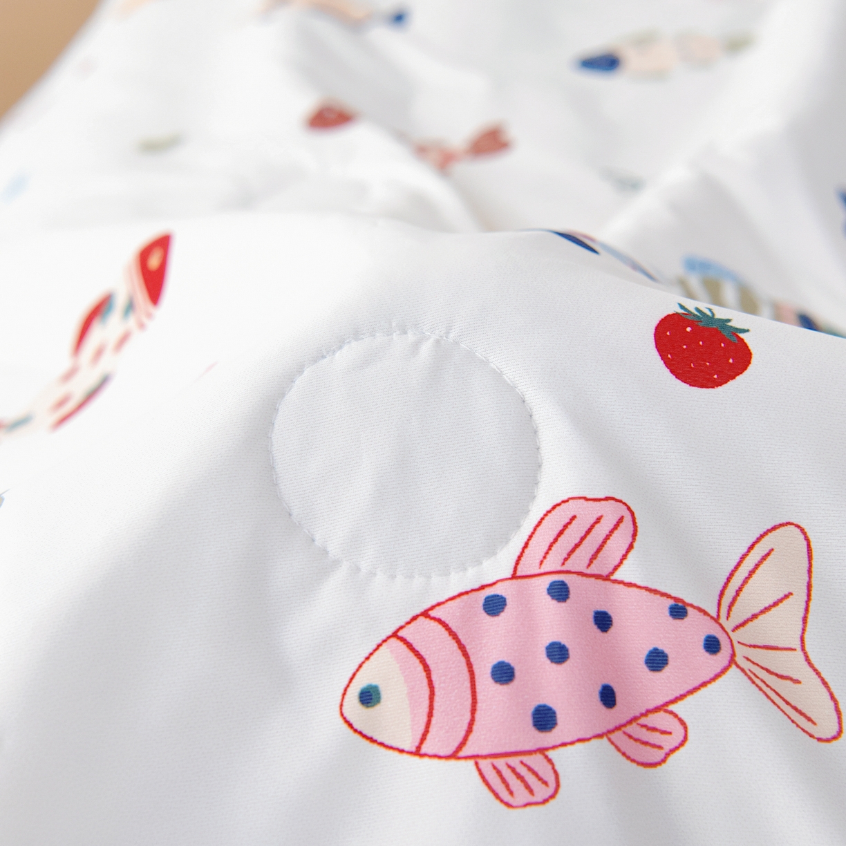 91家纺网 家纺一手货源 找家纺 御棉坊 御棉坊2026圆网A类凉感幼儿园夏凉被宝宝午睡薄被子儿童空调被夏被 游游小鱼