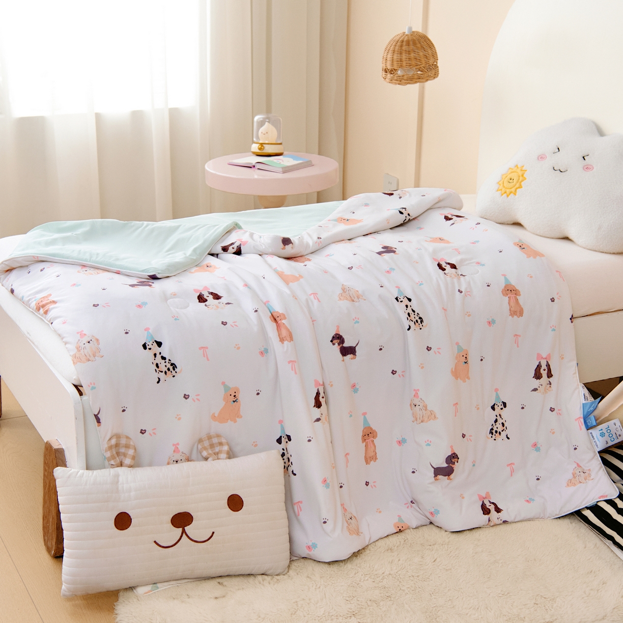 91家纺网 家纺一手货源 找家纺 御棉坊 御棉坊2026圆网A类凉感幼儿园夏凉被宝宝午睡薄被子儿童空调被夏被 狗狗聚会