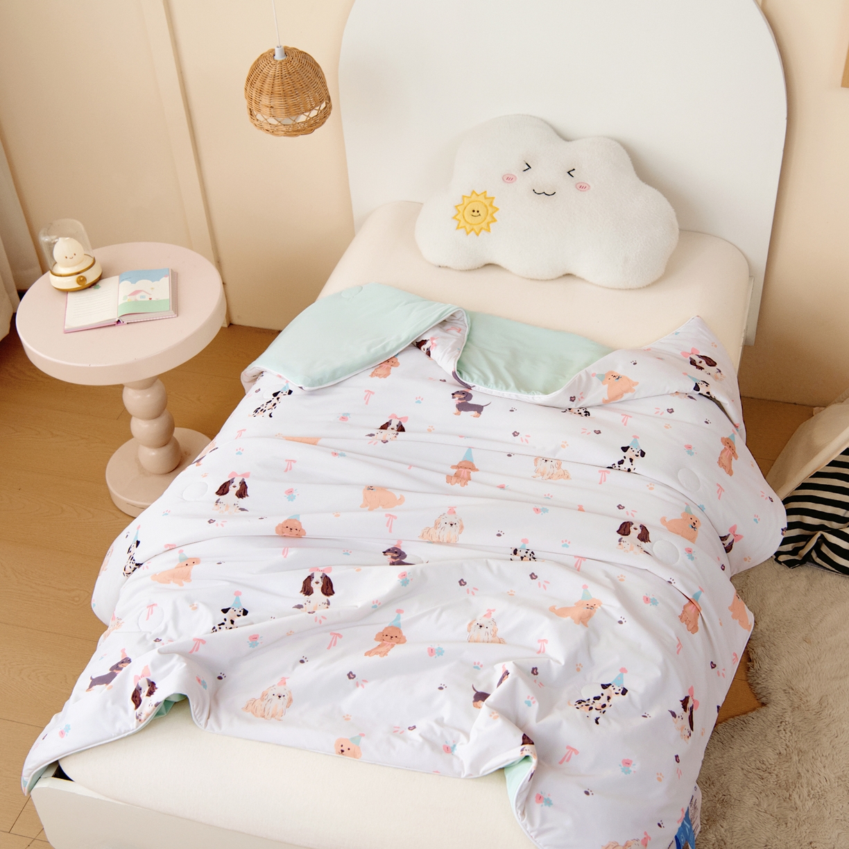 91家纺网 家纺一手货源 找家纺 御棉坊 御棉坊2026圆网A类凉感幼儿园夏凉被宝宝午睡薄被子儿童空调被夏被 狗狗聚会