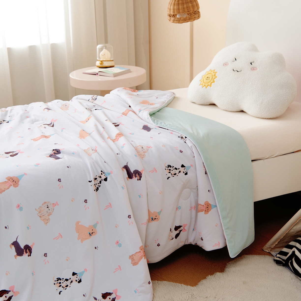 91家纺网 家纺一手货源 找家纺 御棉坊 御棉坊2026圆网A类凉感幼儿园夏凉被宝宝午睡薄被子儿童空调被夏被 狗狗聚会