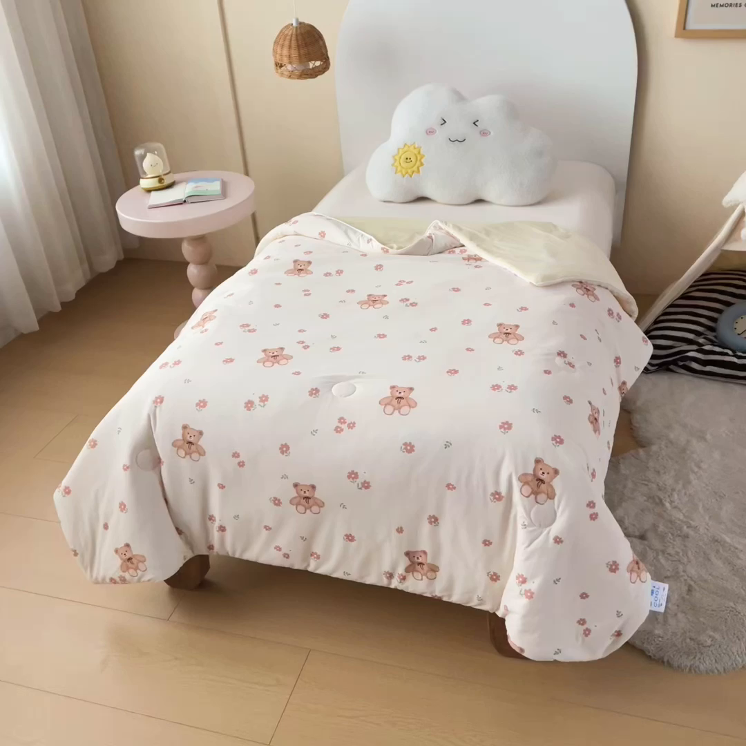 91家纺网 家纺一手货源 找家纺 御棉坊 御棉坊2026圆网A类凉感幼儿园夏凉被宝宝午睡薄被子儿童空调被夏被 春日小熊