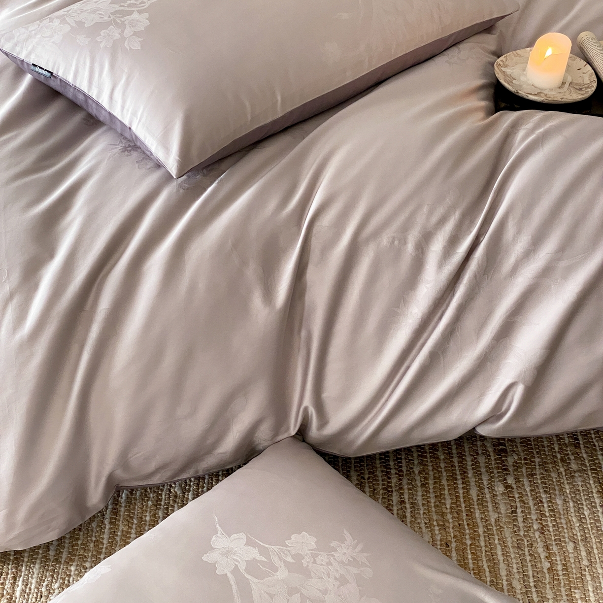 91家纺网 家纺一手货源 找家纺 玉宇阁家居 2026新款50支双股全棉纯棉贡缎大提花四件套 浅云微黛