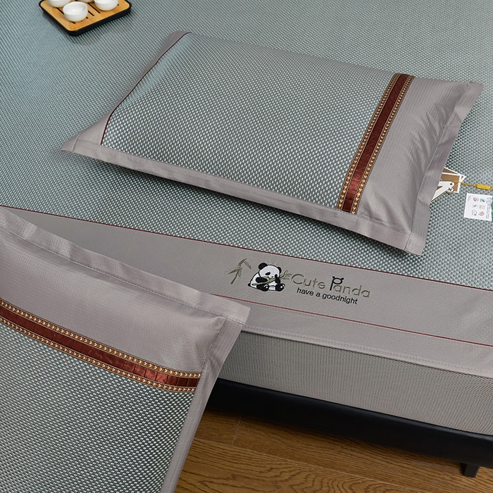 91家纺网 家纺一手货源 找家纺 小牛席业 2026新款加厚款-经典熊猫冰藤席（床笠款）凉席藤席冰藤席竹席空调席草席冰丝席豆豆席乳胶席三件套 加厚款-熊猫冰藤席（床笠款）-绿色