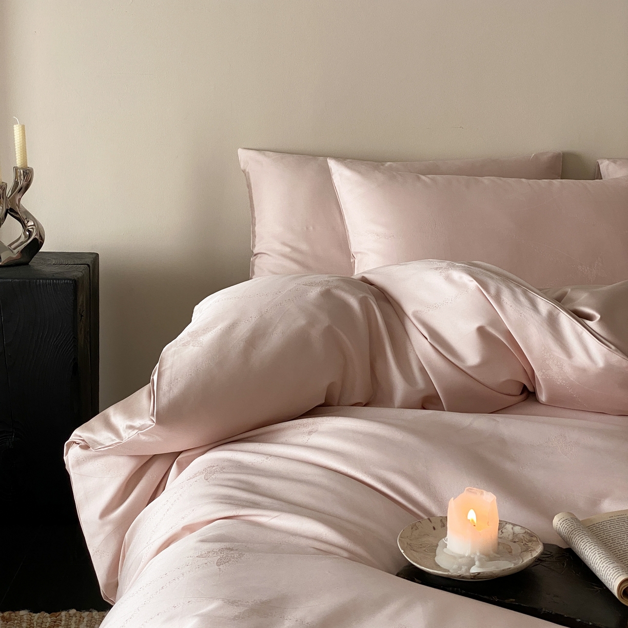 91家纺网 家纺一手货源 找家纺 玉宇阁家居 2026新款50支双股全棉纯棉贡缎大提花四件套 邂逅