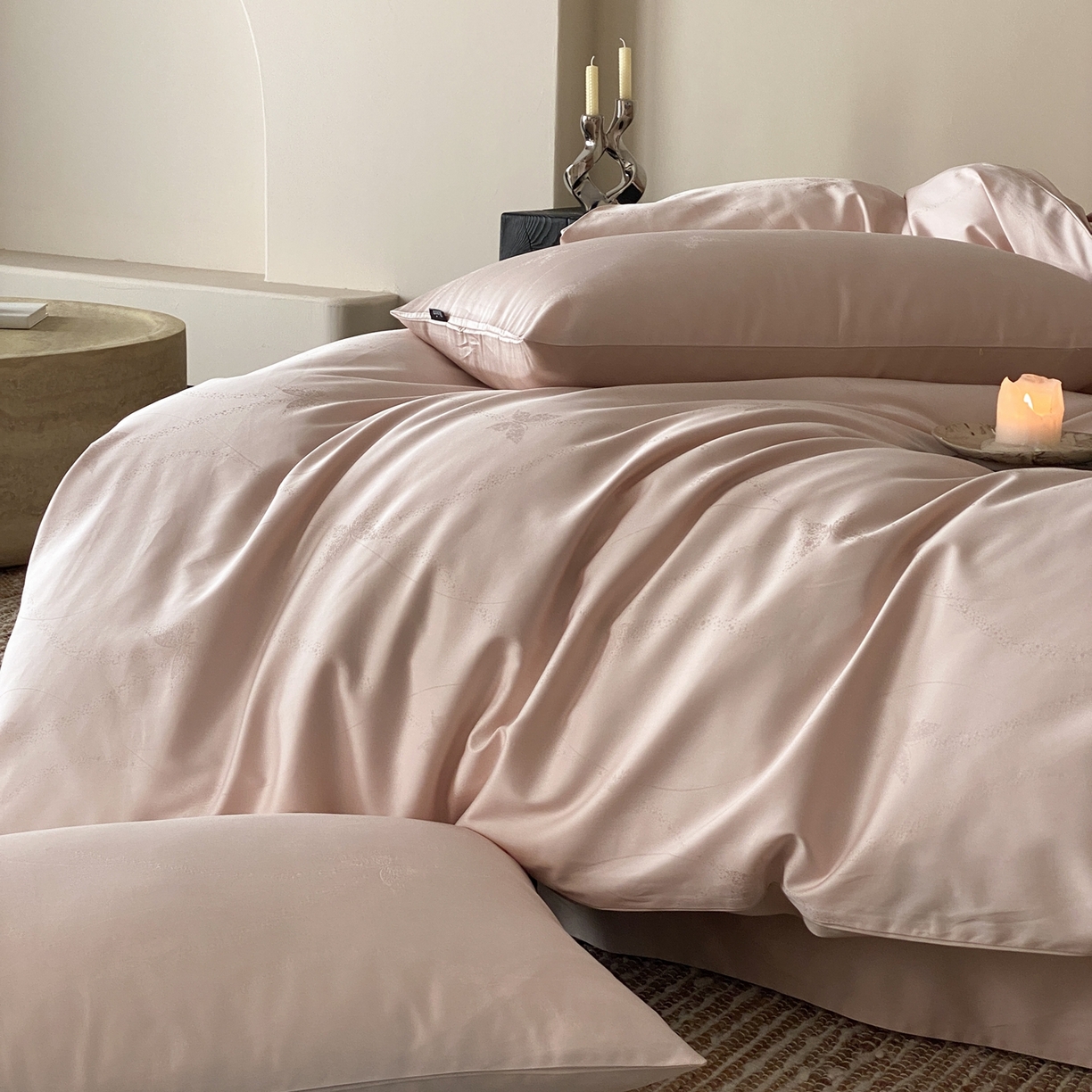 91家纺网 家纺一手货源 找家纺 玉宇阁家居 2026新款50支双股全棉纯棉贡缎大提花四件套 邂逅