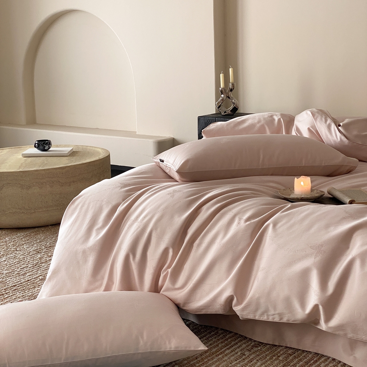 91家纺网 家纺一手货源 找家纺 玉宇阁家居 2026新款50支双股全棉纯棉贡缎大提花四件套 邂逅