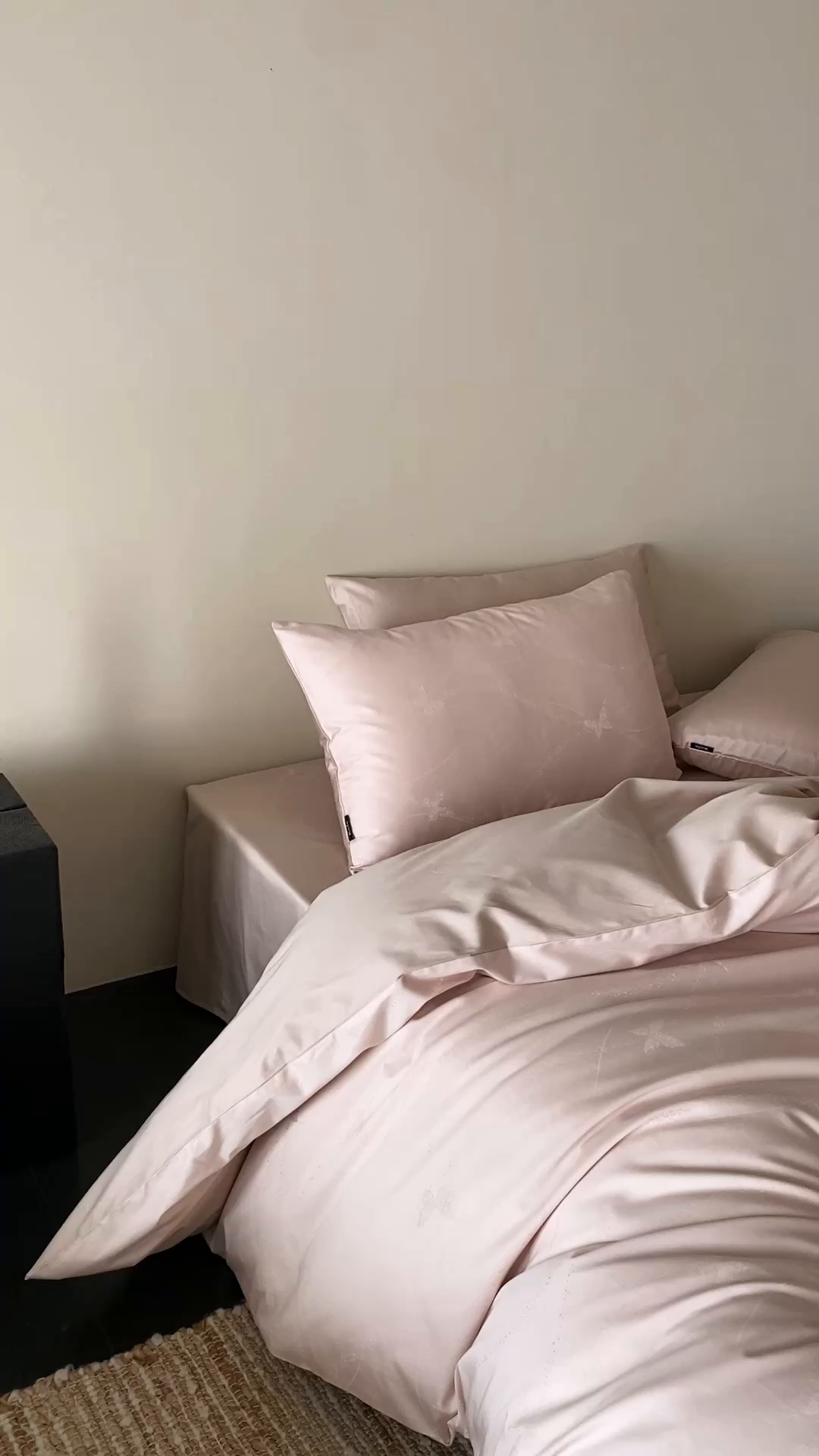 91家纺网 家纺一手货源 找家纺 玉宇阁家居 2026新款50支双股全棉纯棉贡缎大提花四件套 邂逅