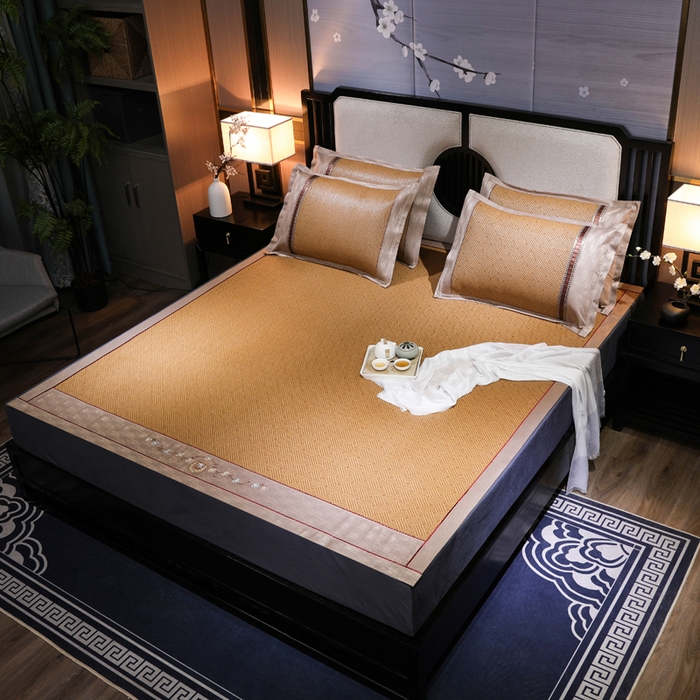 91家纺网 家纺一手货源 找家纺 小牛席业 2026新款绣花古藤凉席【双面席】凉席藤席冰藤席竹席空调席草席冰丝席豆豆席乳胶席三件套 夏日摩卡双面席