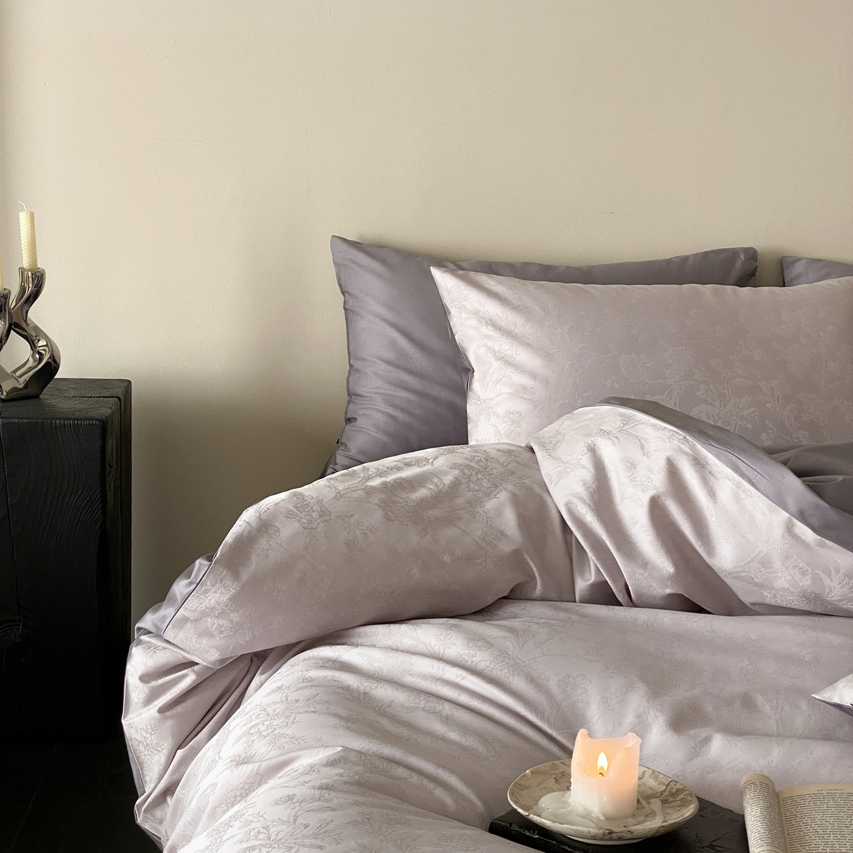 91家纺网 家纺一手货源 找家纺 玉宇阁家居 2026新款50支双股全棉纯棉贡缎大提花四件套 自然之息-雾霭