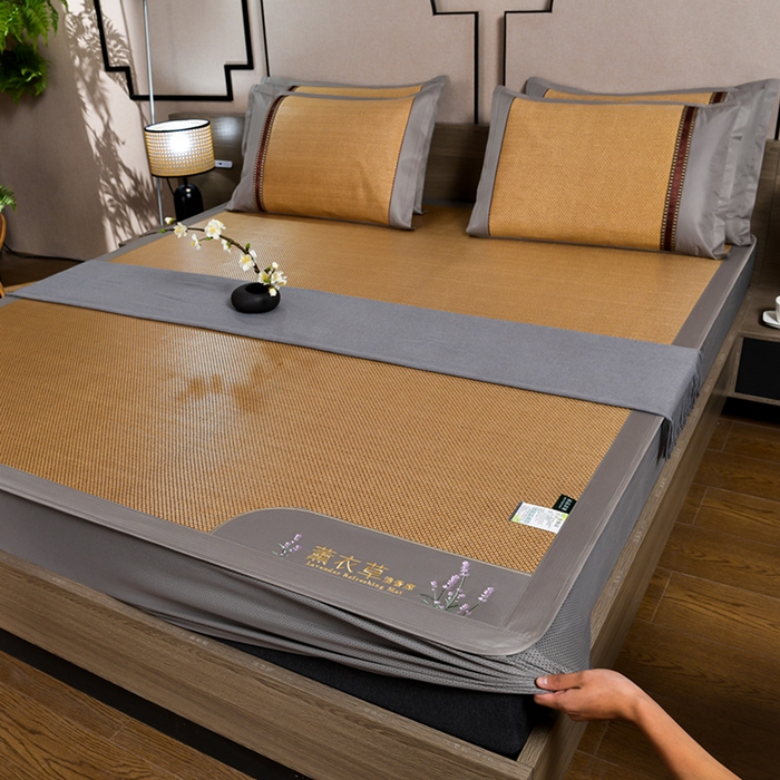 91家纺网 家纺一手货源 找家纺 小牛席业 2026新款薰衣草冰藤席系列-床笠款（冰藤席面）凉席藤席冰藤双面席冰丝席竹席凉席空调席草席三件套 薰衣草清香冰藤席-床笠款（金色）